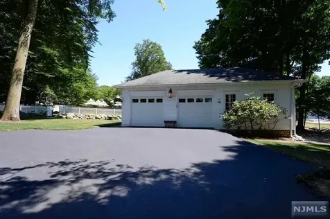180 Park Avenue Midland Park NJ 07432