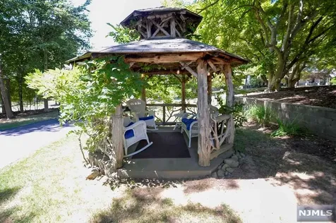 180 Park Avenue Midland Park NJ 07432