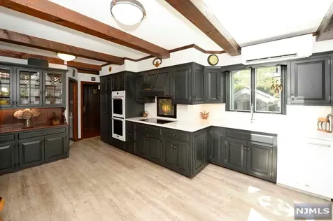 180 Park Avenue Midland Park NJ 07432