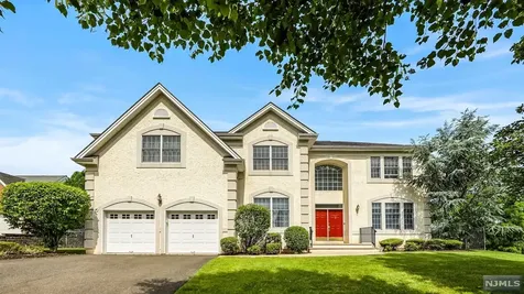 135 Cumberland Court Paramus NJ 07652