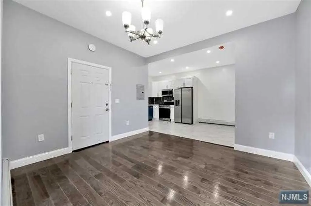 520 61st Street West New York NJ 07093