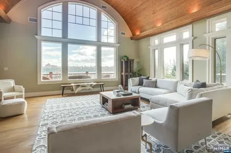 168 Undercliff Avenue Edgewater NJ 07020