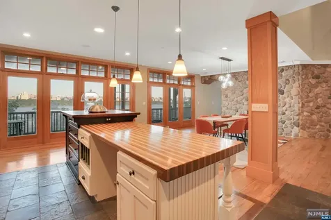 168 Undercliff Avenue Edgewater NJ 07020