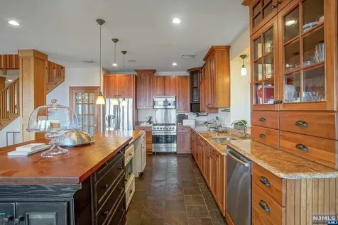 168 Undercliff Avenue Edgewater NJ 07020