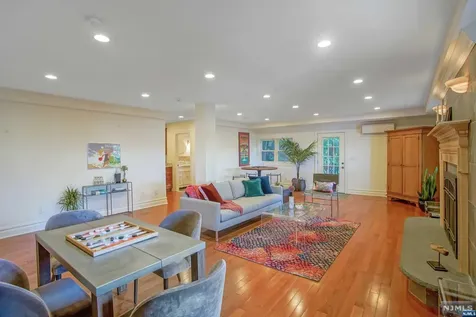168 Undercliff Avenue Edgewater NJ 07020
