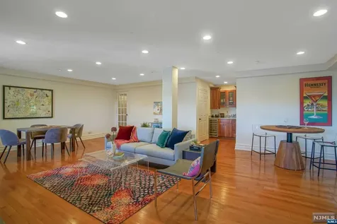 168 Undercliff Avenue Edgewater NJ 07020