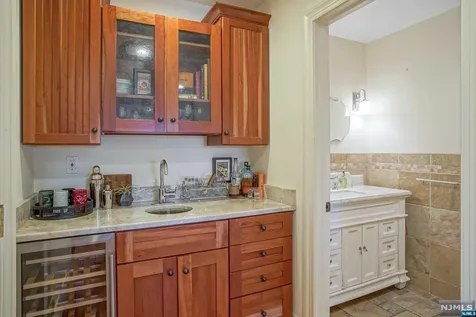 168 Undercliff Avenue Edgewater NJ 07020