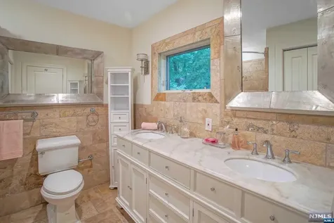 168 Undercliff Avenue Edgewater NJ 07020
