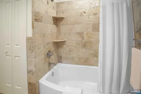 168 Undercliff Avenue Edgewater NJ 07020