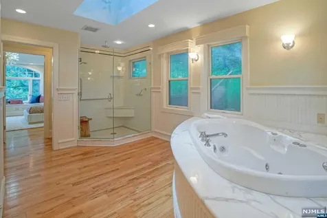 168 Undercliff Avenue Edgewater NJ 07020