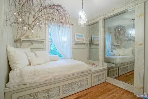 168 Undercliff Avenue Edgewater NJ 07020