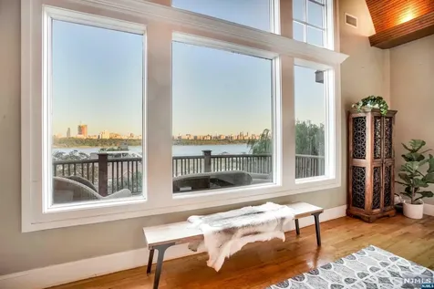 168 Undercliff Avenue Edgewater NJ 07020