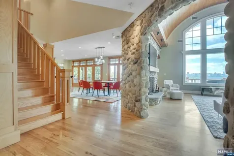 168 Undercliff Avenue Edgewater NJ 07020