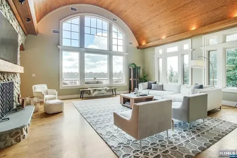 168 Undercliff Avenue Edgewater NJ 07020