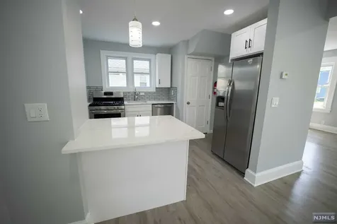 95 Sherwood Avenue Teaneck NJ 07666