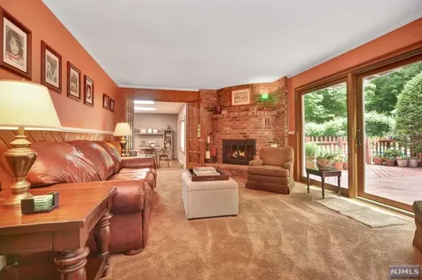 100 Choctaw Trail Ringwood NJ 07456