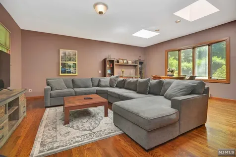 100 Choctaw Trail Ringwood NJ 07456