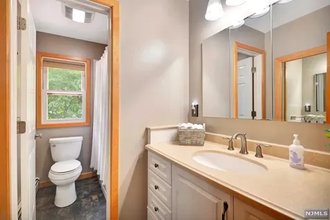 100 Choctaw Trail Ringwood NJ 07456