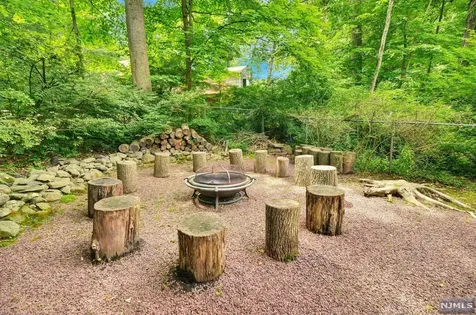 100 Choctaw Trail Ringwood NJ 07456