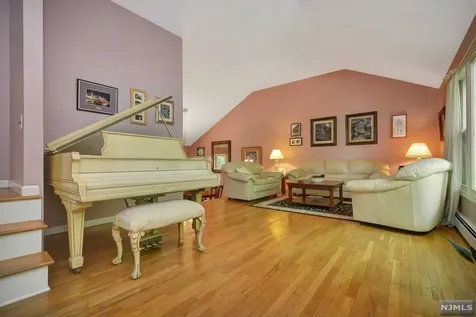 100 Choctaw Trail Ringwood NJ 07456