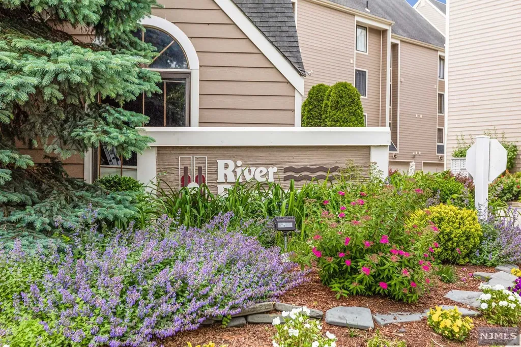 704 River Renaissance East Rutherford NJ 07073
