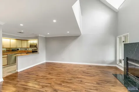 704 River Renaissance East Rutherford NJ 07073
