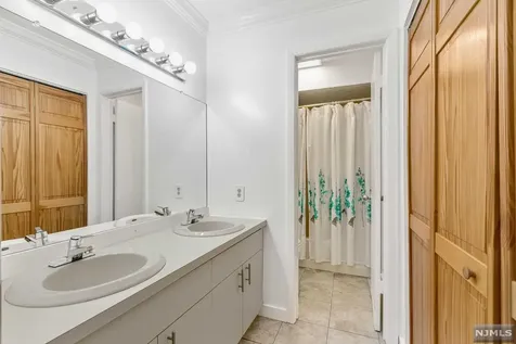 704 River Renaissance East Rutherford NJ 07073