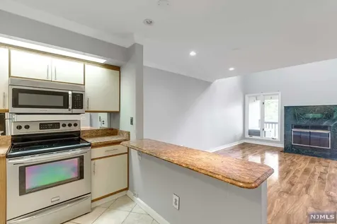 704 River Renaissance East Rutherford NJ 07073