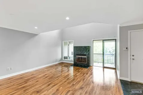 704 River Renaissance East Rutherford NJ 07073