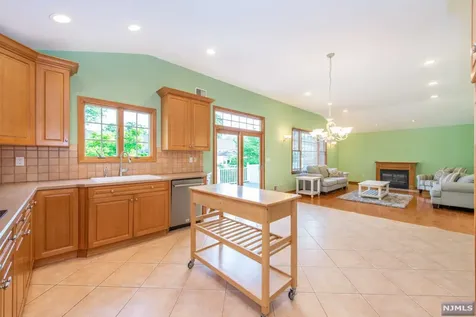 175 Vreeland Avenue Bergenfield NJ 07621