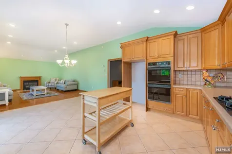 175 Vreeland Avenue Bergenfield NJ 07621