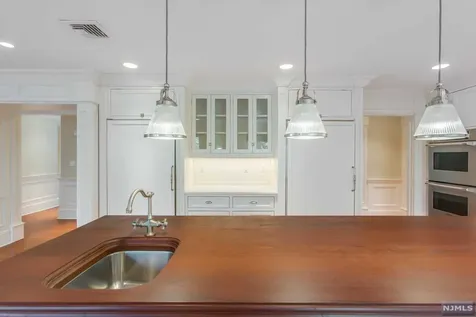 18 Golfview Drive Upper Saddle River NJ 07458