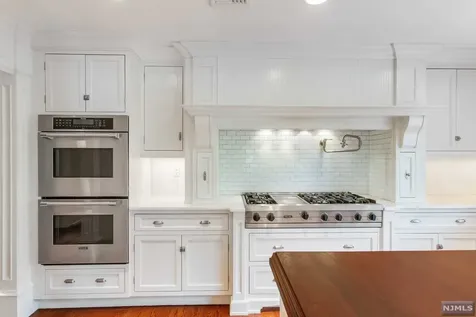 18 Golfview Drive Upper Saddle River NJ 07458