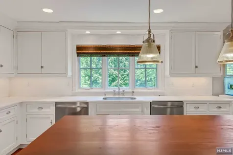 18 Golfview Drive Upper Saddle River NJ 07458