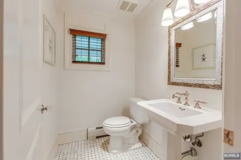 18 Golfview Drive Upper Saddle River NJ 07458