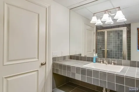 18 Golfview Drive Upper Saddle River NJ 07458