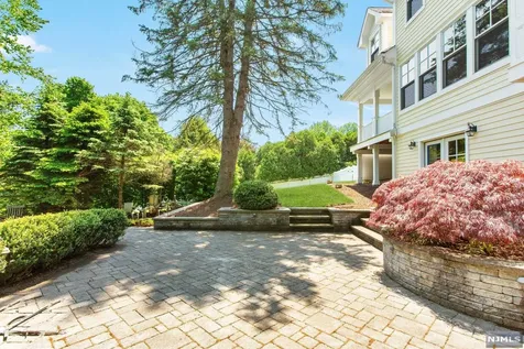 18 Golfview Drive Upper Saddle River NJ 07458