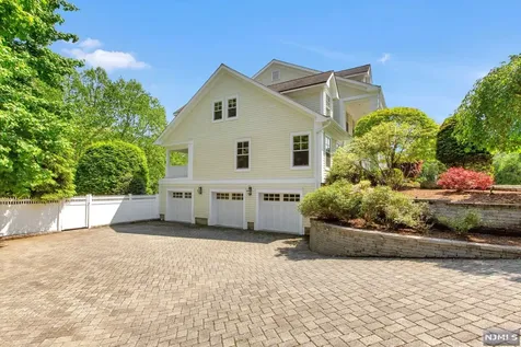 18 Golfview Drive Upper Saddle River NJ 07458