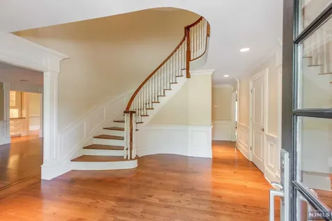 18 Golfview Drive Upper Saddle River NJ 07458