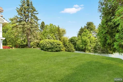 18 Golfview Drive Upper Saddle River NJ 07458
