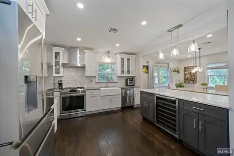 619 Cleveland Avenue River Vale NJ 07675
