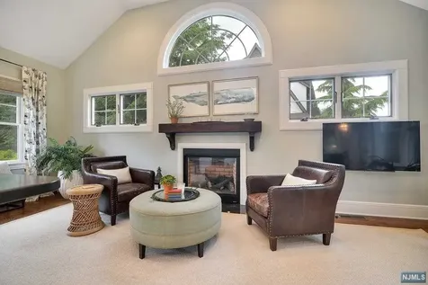 380 Meadowbrook Avenue Ridgewood NJ 07450