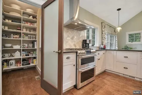 380 Meadowbrook Avenue Ridgewood NJ 07450