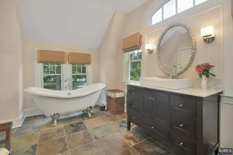 380 Meadowbrook Avenue Ridgewood NJ 07450