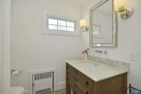 380 Meadowbrook Avenue Ridgewood NJ 07450