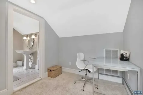 380 Meadowbrook Avenue Ridgewood NJ 07450