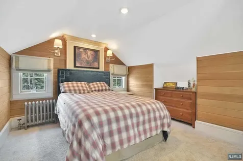 380 Meadowbrook Avenue Ridgewood NJ 07450
