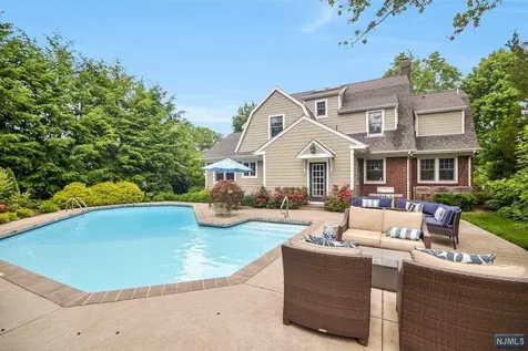 380 Meadowbrook Avenue Ridgewood NJ 07450