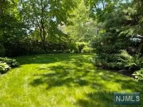 380 Meadowbrook Avenue Ridgewood NJ 07450