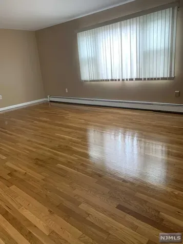 302 Miller Avenue Elmwood Park NJ 07407
